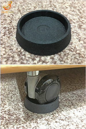 キャスター受け